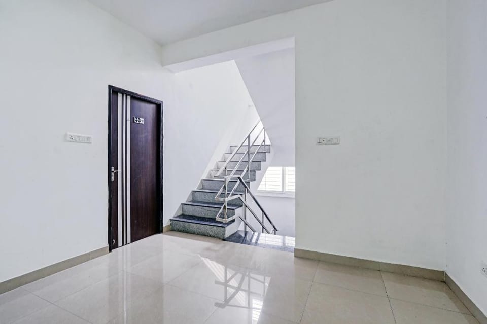 Hotel O The Max Well Resort Near Juhu Beach Hotel in Chennai