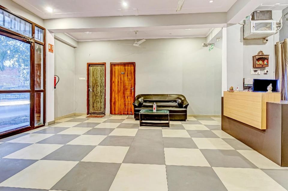 Super Hotel O Oriphic Inn Hotel in Lucknow