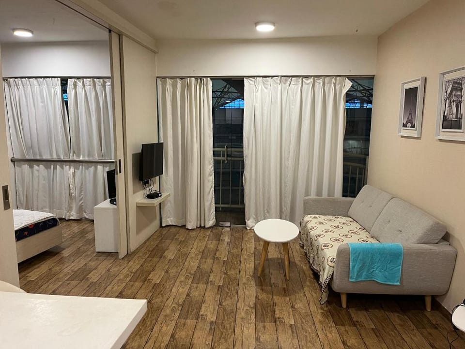 RAJHANS BELLIZA TOP FLOOR HOME DECOR AGENCY Apartment in Gujarat