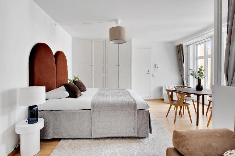 Spacious modern 1-bedroom apartment with a balcony in Copenhagen downtown Apartment in Copenhagen