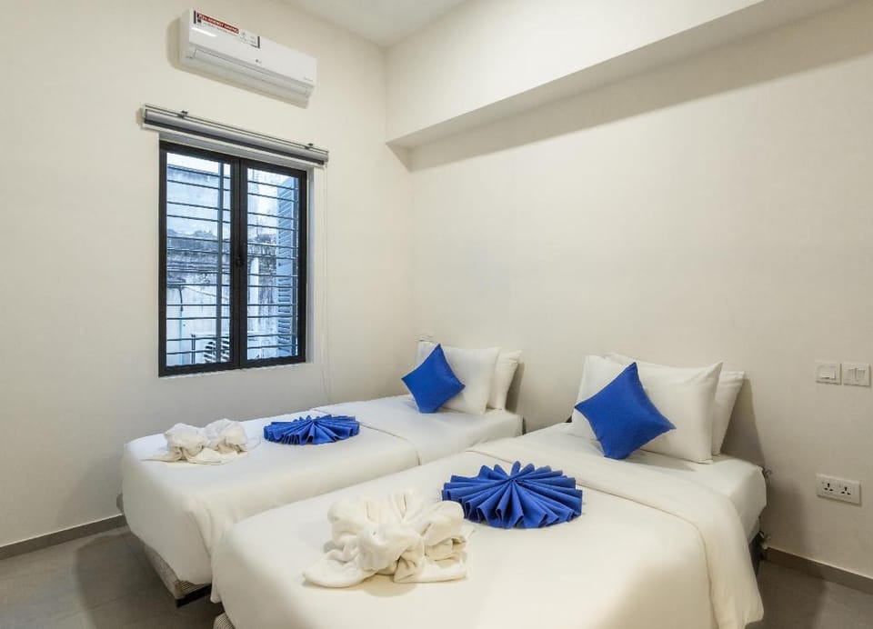Three-Bedrooms Family Suite, 2 mins to Pub Street Apartment in Krong Siem Reap