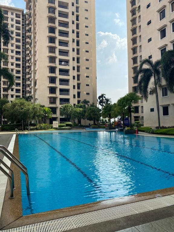 Casa  Tropicana, 2-bedroom condo with facilities Apartment in Petaling Jaya