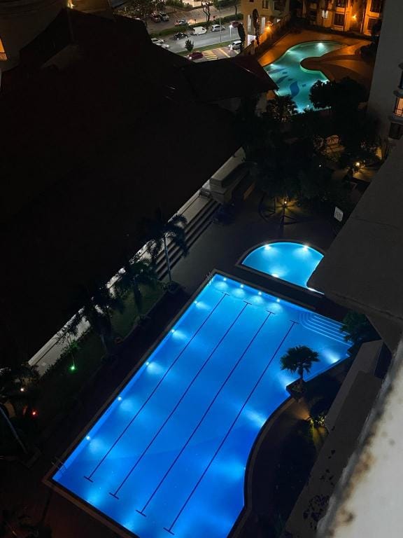 Casa  Tropicana, 2-bedroom condo with facilities Apartment in Petaling Jaya