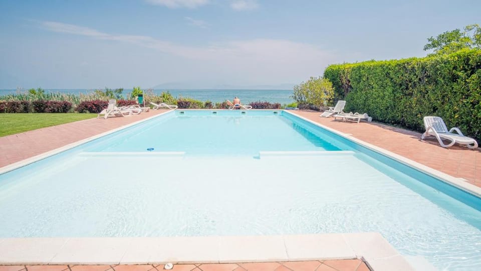 Vista Lago Apartment - Italian Homing Apartment in Sirmione