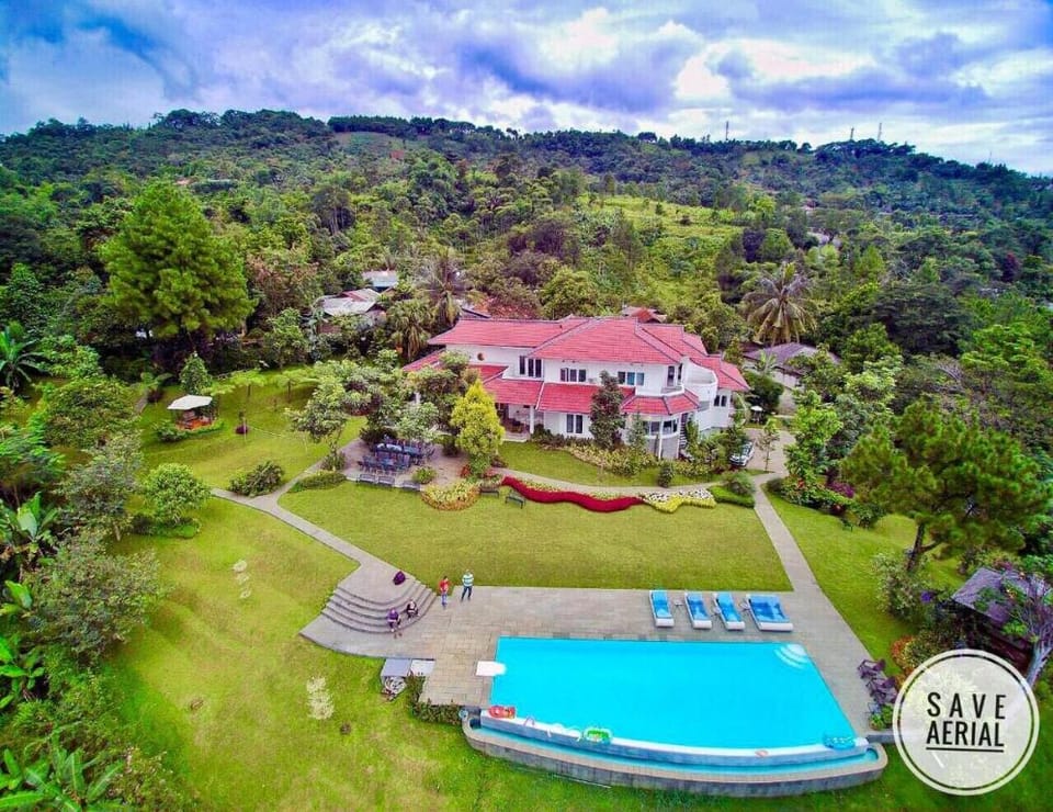 Villa Rans Kopo Dengan Fasilitas Full Private Villa in Cisarua