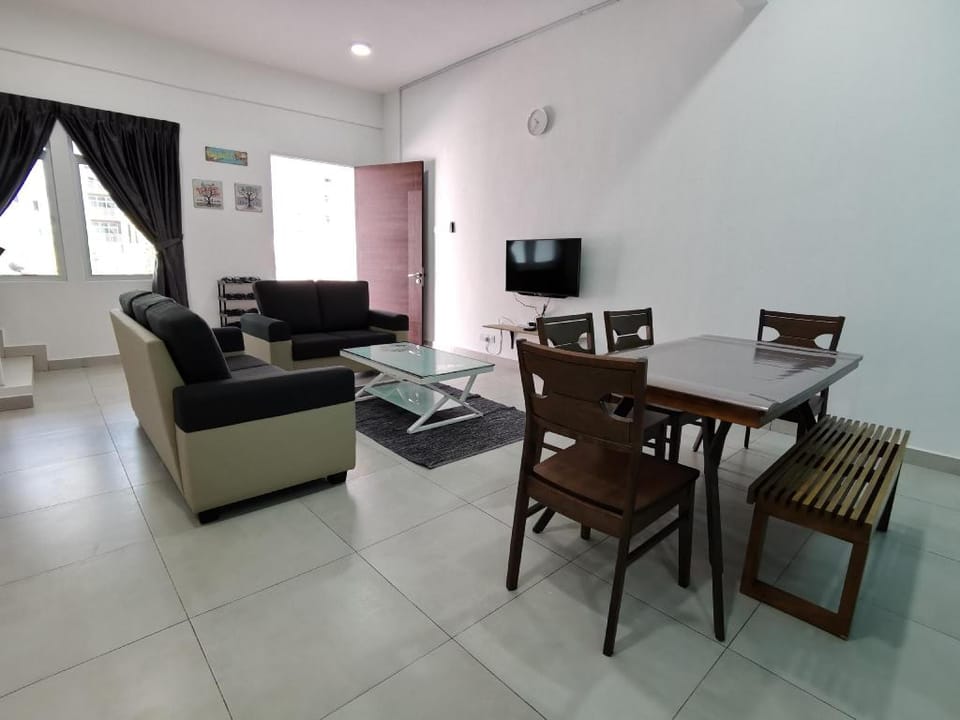 Homestay N43 (14 pax) @ Golden Hills Night Market Vacation rental in Brinchang