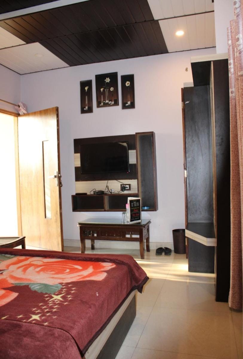 Oak wood Homestay Banikhet Vacation rental in Himachal Pradesh