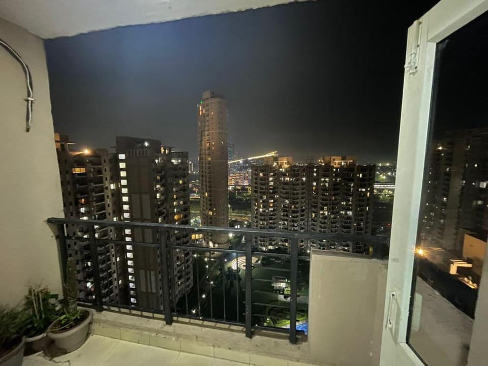 Luxury landing Apartment in Noida