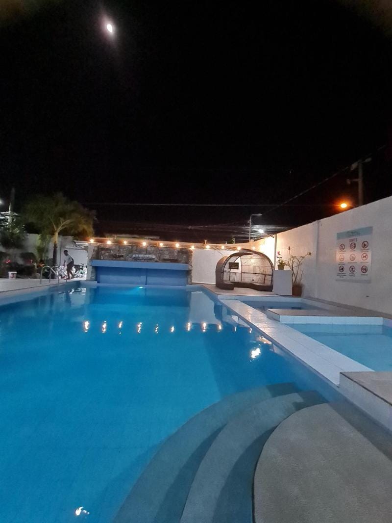 Fb crescent sky villa, pm us on fb, dont book here Vacation rental in Calamba