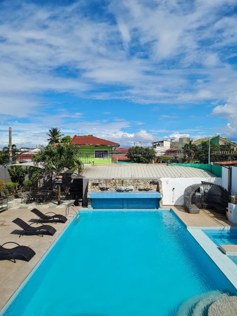 Fb crescent sky villa, pm us on fb, dont book here Vacation rental in Calamba