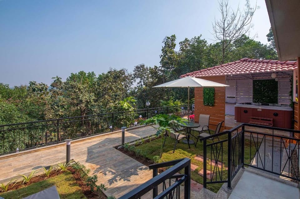 Tinted Skies by VEO - Part of StayVista Villa in Maharashtra