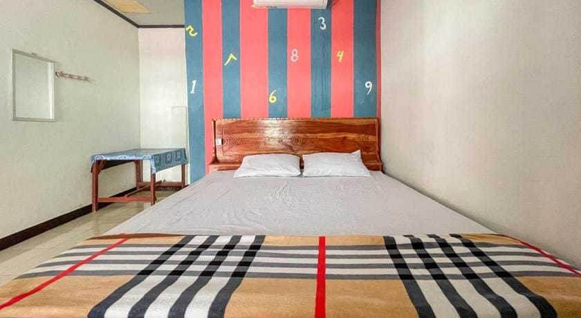 Ekas Beach Guesthouse Mitra RedDoorz Vacation rental in West Nusa Tenggara, Indonesia