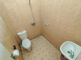 Oka Homestay Mitra RedDoorz Vacation rental in West Nusa Tenggara, Indonesia