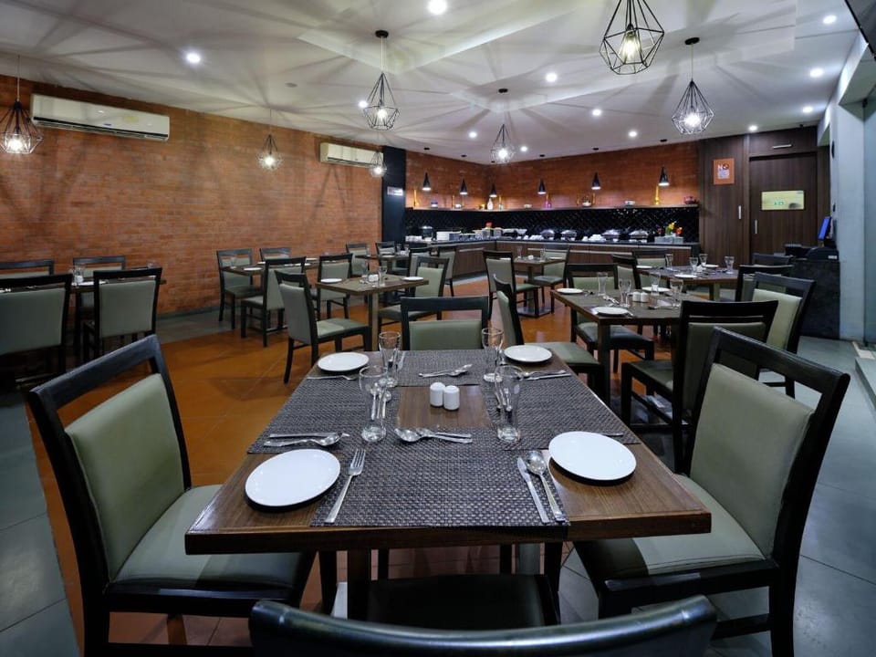 Pride Biznotel Manjusar Hotel in Vadodara