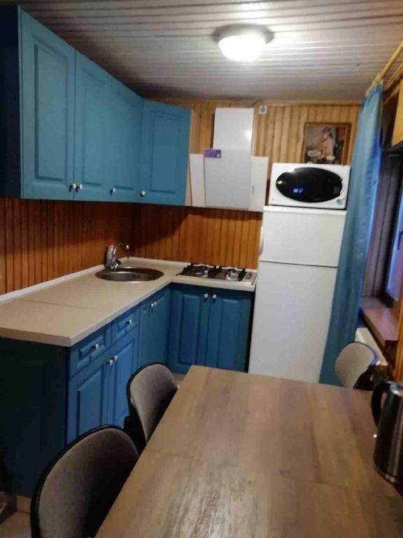 Log cottage with kitchen Vacation rental in Ukraine