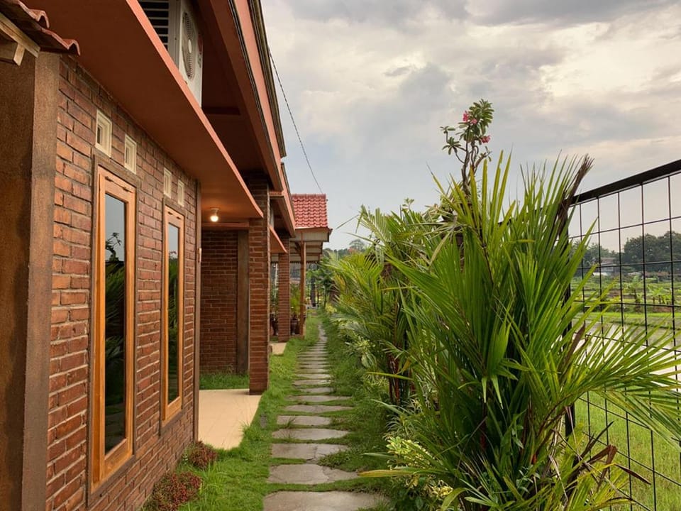 Budi Bambu Homestay Yogyakarta Bangunjiwo Mitra RedDoorz Hotel in Special Region of Yogyakarta