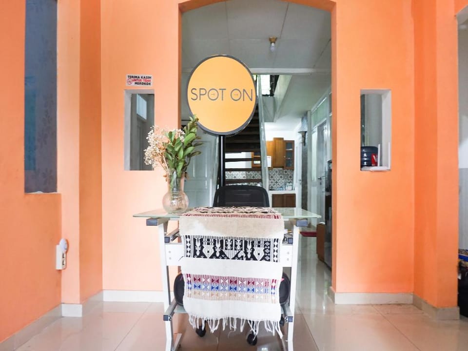 SPOT ON 90851 Guesthouse Bsd Asri Syariah Hotel in West Java