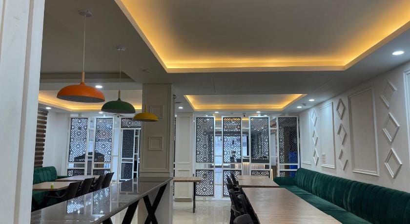 Hotel Zoon Dabb Srinagar airport kashmir Hotel in Punjab