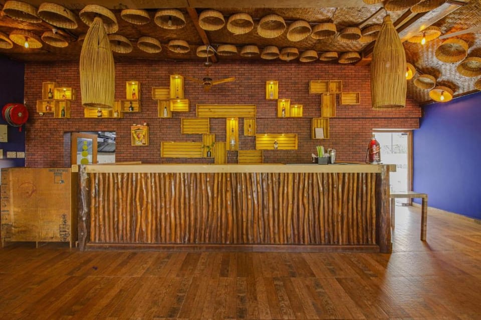 Super OYO Super Townhouse OAK BLUEBELL BEACH RESORT Hotel in Candolim