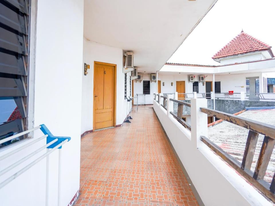 Hotel O Vip Syariah Jemur Andayani Hotel in Surabaya