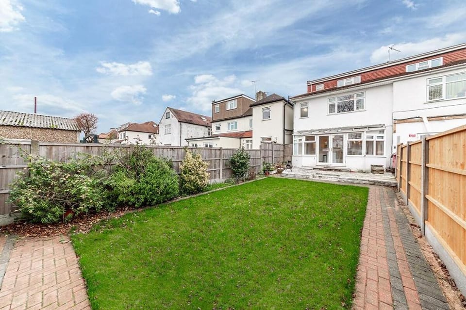 Flourish Apartments - Marlands - Ilford Vacation rental in Ilford