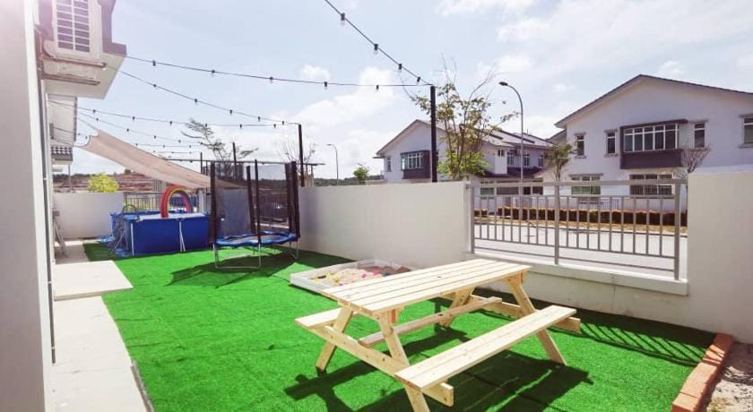 Desaru Kids Water Slide Pool & BBQ Homestay Vacation rental in Johor