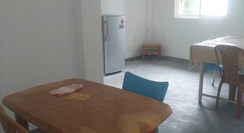 Hotel Cranberry Bed and Breakfast in Hikkaduwa