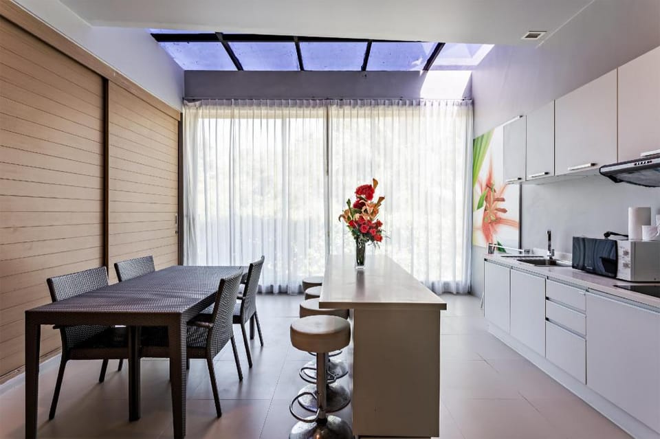Modern apartment at Ark-pool access, WIFI, washer Apartment in Phuket