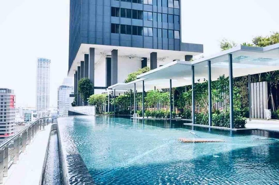 Tropicana 218 3Bedroom 2carparks 6-10pax Vacation rental in George Town