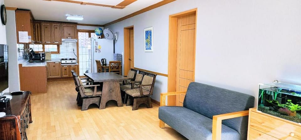 Ha-Wahyeon HOUSE (1st Floor): Beach Getaway! Vacation rental in South Korea