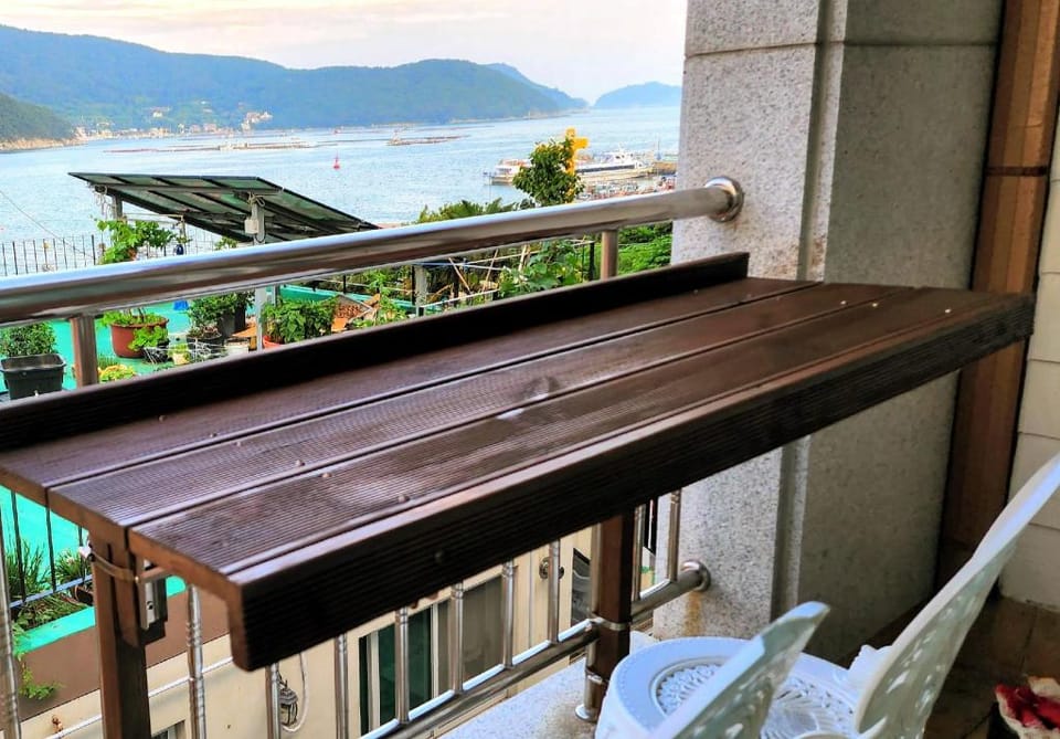 Ha-Wahyeon Suite 201 - Seaview Balcony! Apartment in South Korea