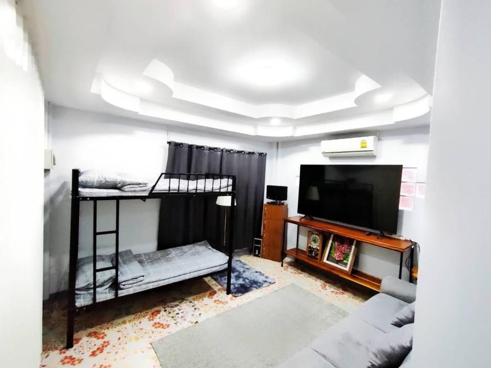 BaanJaroenwandee บ้านเจริญวันดี Vacation rental in Laos