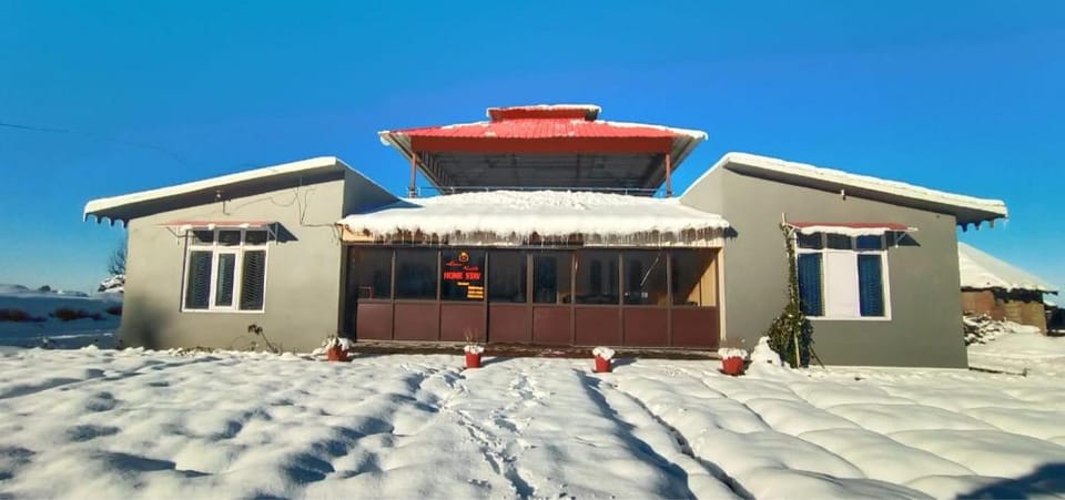 Luv Kush Home Stay 04 Room Bungalow scenic view Vacation rental in Himachal Pradesh