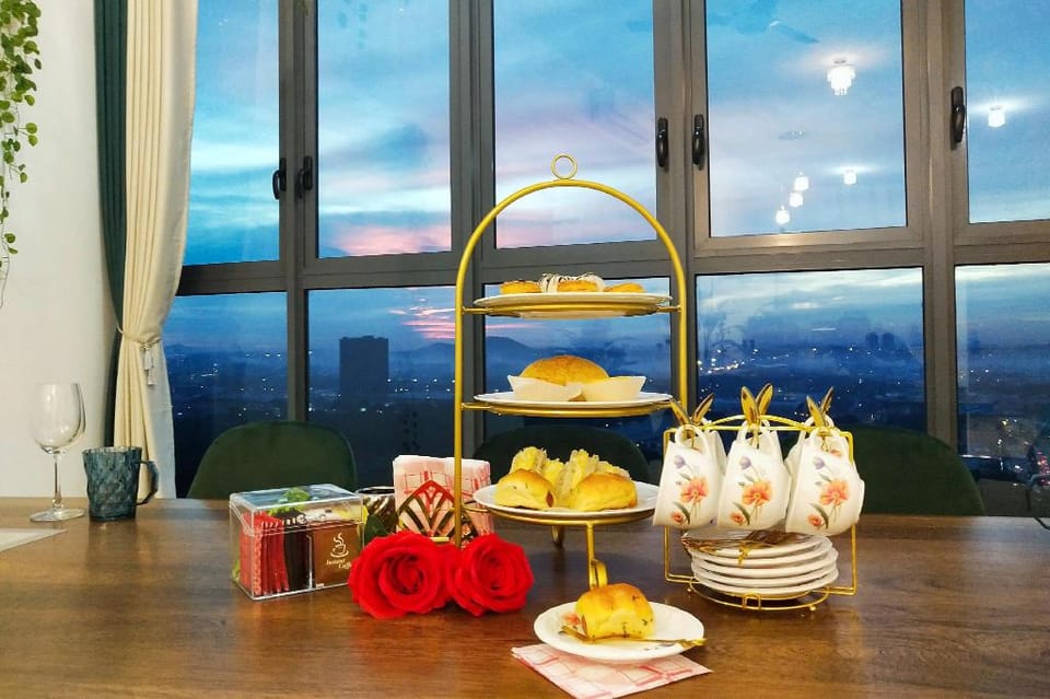 LUXURY Sunset Suite 3B2R/ Free Hi-tea/ Netflix Apartment in Selangor, Malaysia