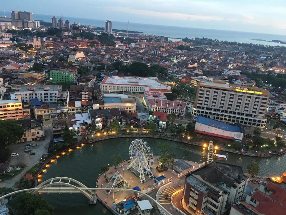 LUXURY 3BR Penthouse The Shore Residence SEAVIEW Apartment in Malacca