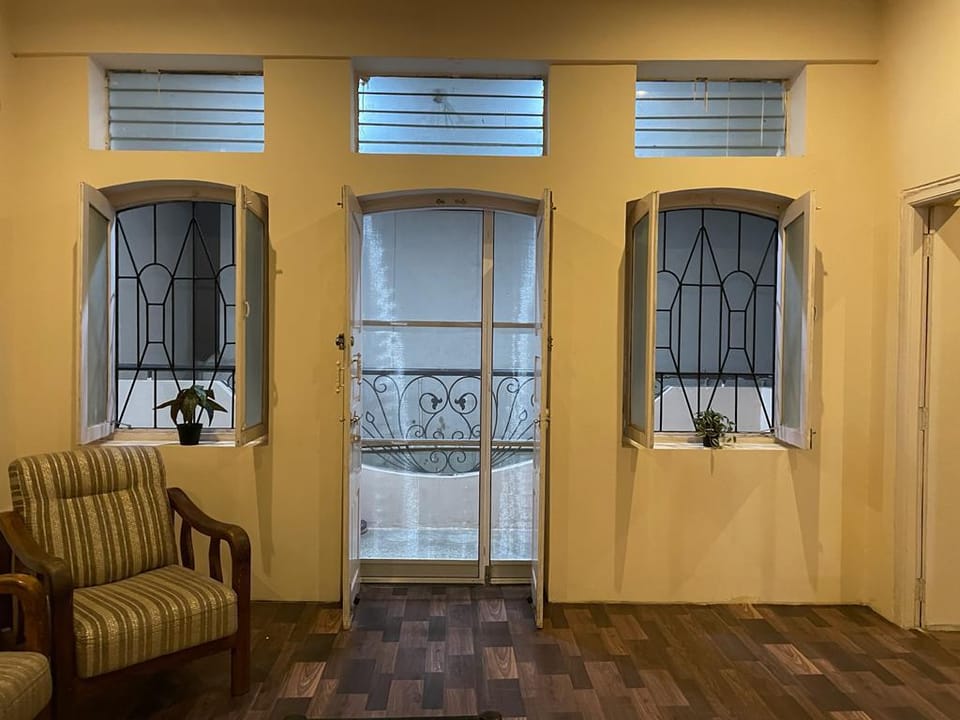 Visitors Lounge by MMG - 3BHK F.Flr Apt B. Hills  Apartment in Hyderabad