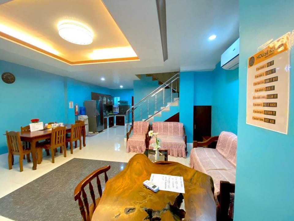 B2 - Spacious 3BR House w/ Netflix, WiFi, Parking Vacation rental in Cagayan de Oro