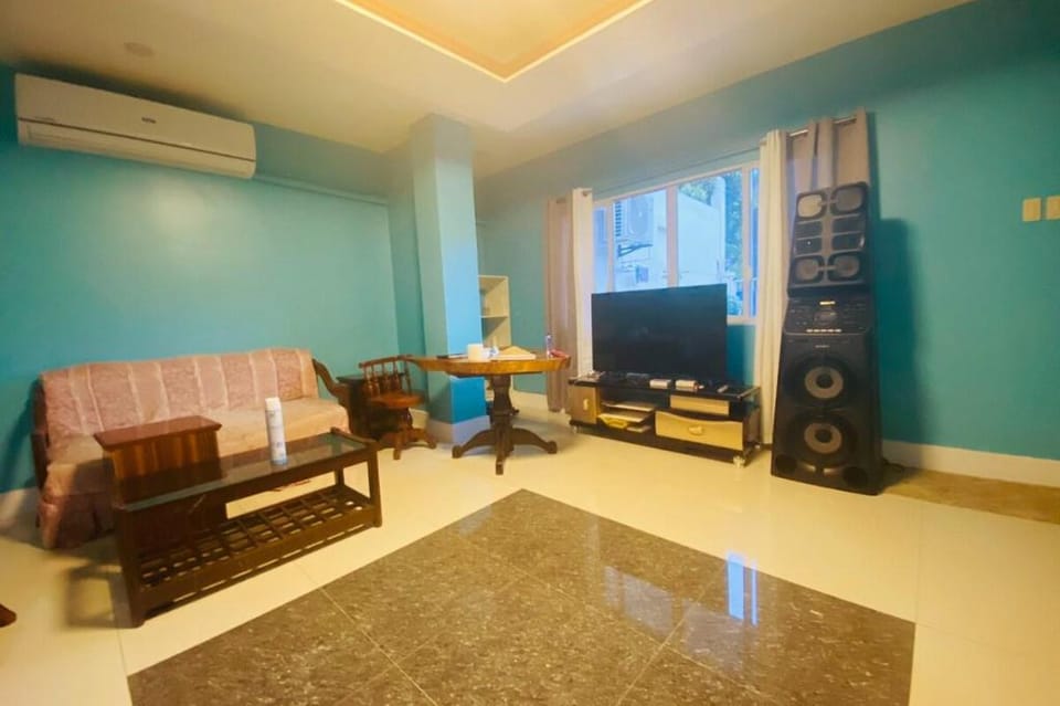 B2 - Spacious 3BR House w/ Netflix, WiFi, Parking Vacation rental in Cagayan de Oro