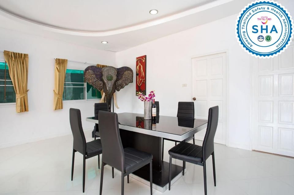 Family Pool Villa Lancelot 2*3BR*Rawai & Naiharn Villa in Rawai