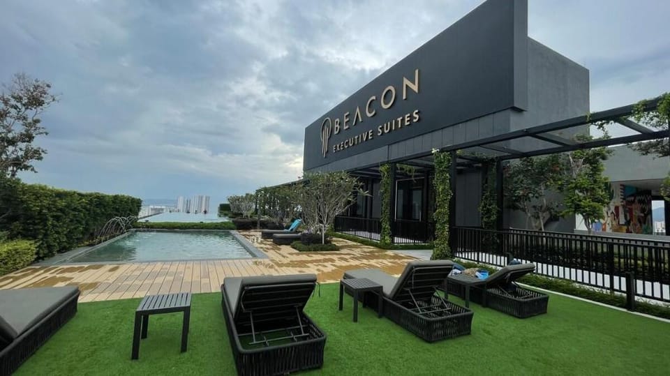 NEW Beacon Executive Suite - City View - By IZ Vacation rental in George Town