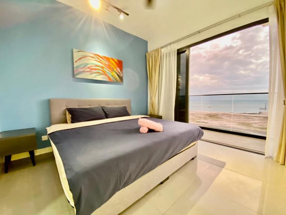 MJHolidayB2142 {BreezySeaView} PrivateJacuzziVilla Apartment in Malacca