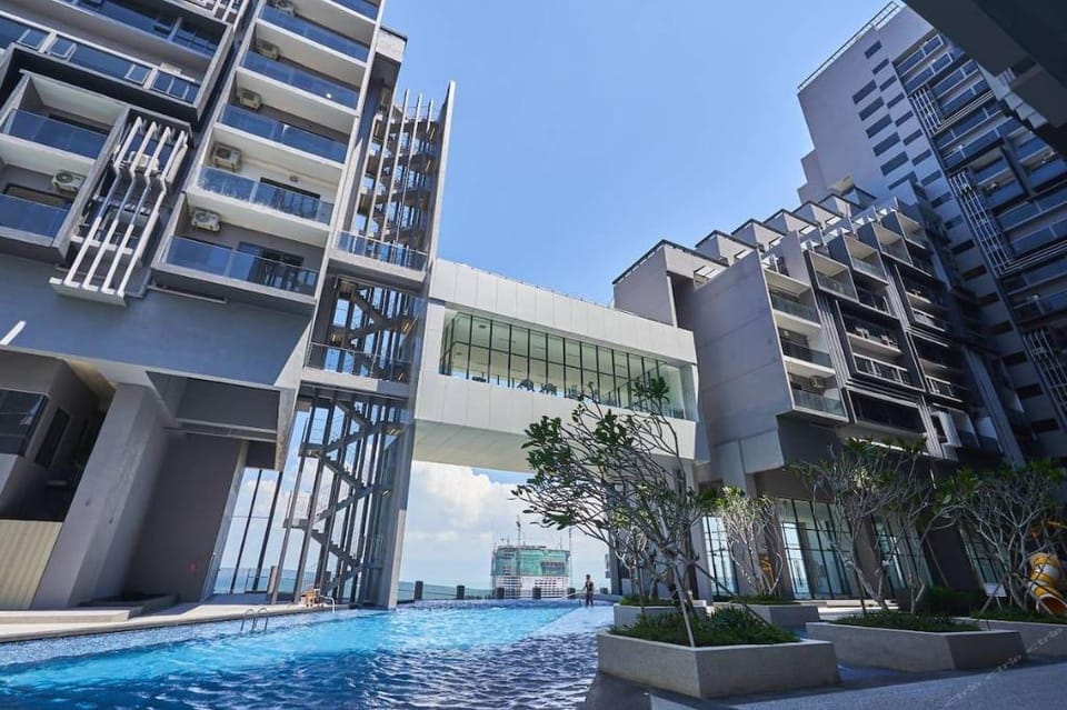 MJHolidayA2436 ComfortSuite SunsetSea+CityView Apartment in Malacca