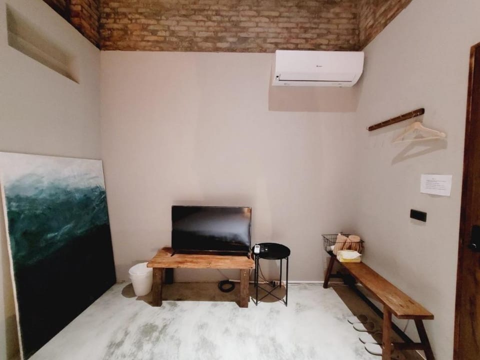 Wall Shared Bathroom 月租/需詢問日期/近交流道/近尚順廣場 Apartment in Taiwan, Province of China