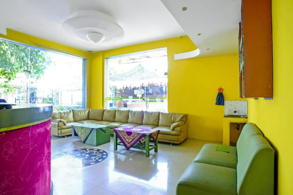 OYO 90863 Omah Kost Syariah Hotel in East Java