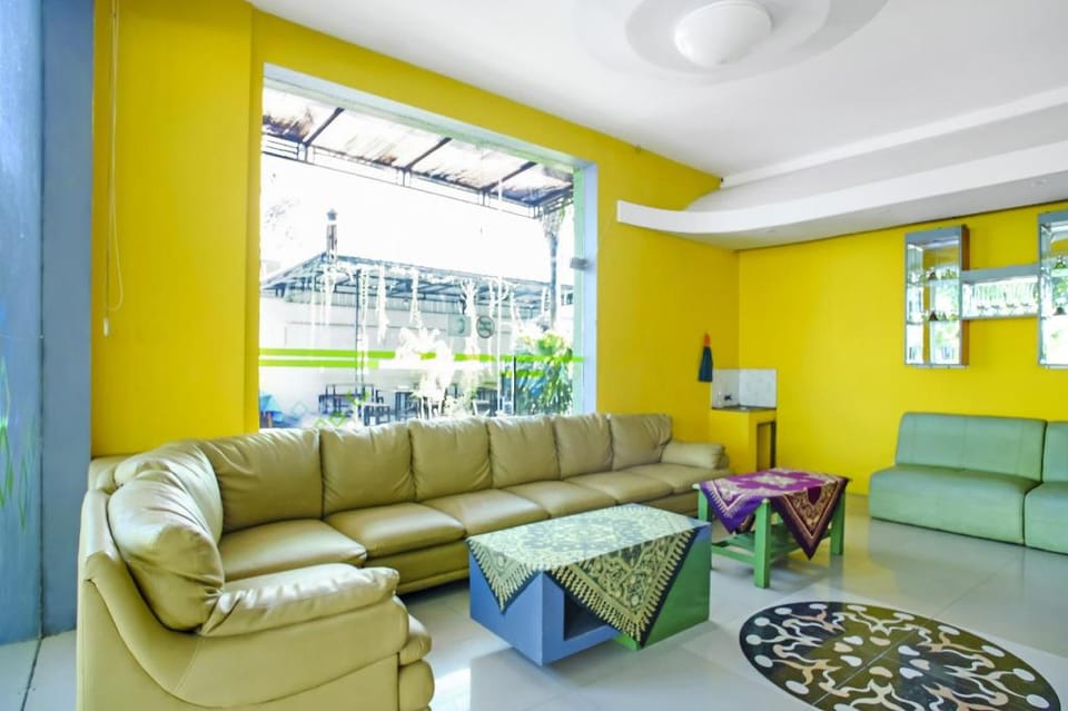 OYO 90863 Omah Kost Syariah Hotel in East Java