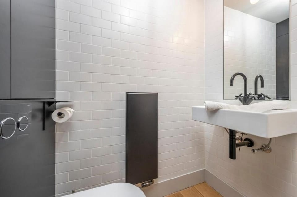 The Acre Abode - Covent Garden - by Frankie Apartment in City of Westminster
