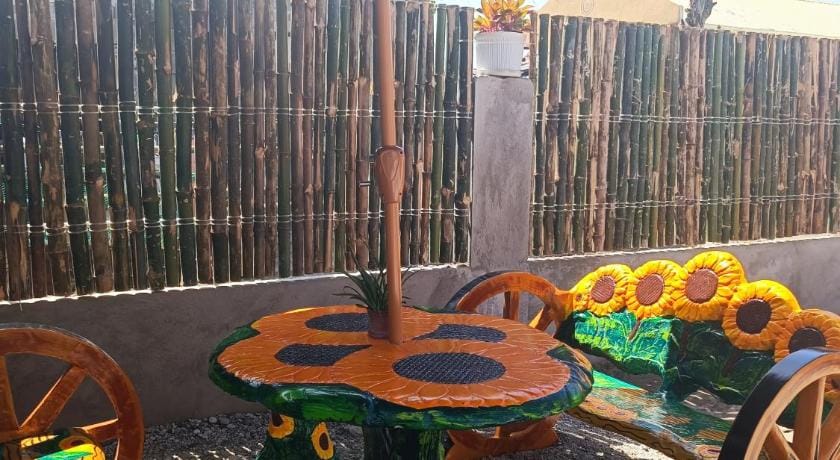 ANNI'S BEACH HOUSE Bed and Breakfast in Calabarzon