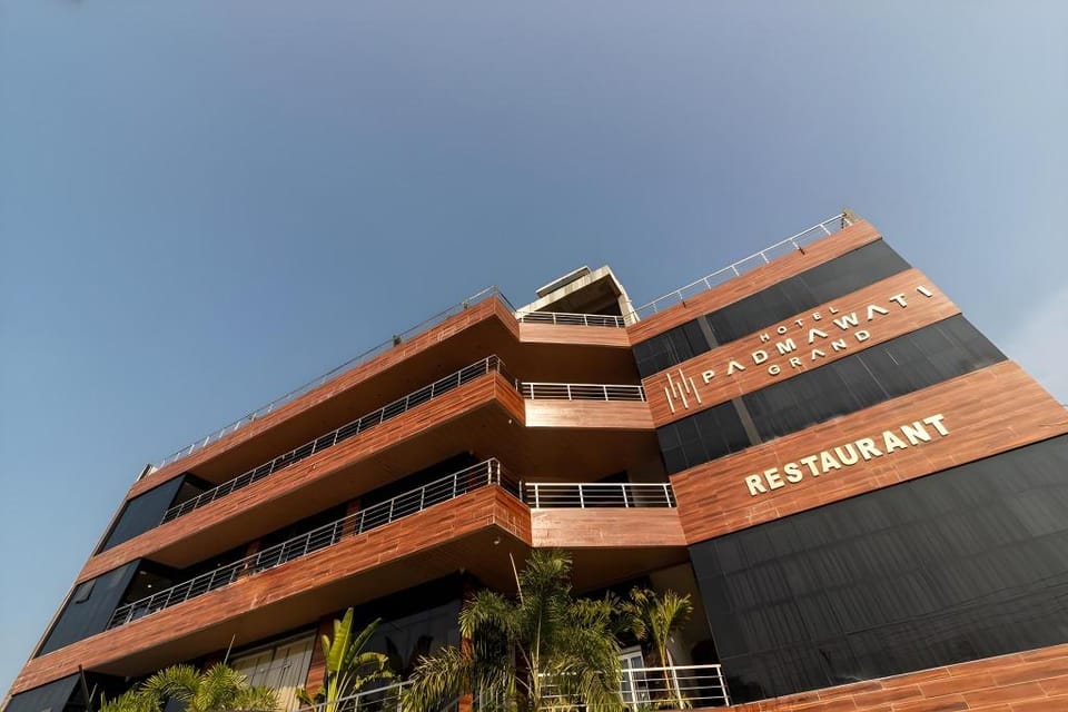 Hotel Padmawati Grand Hotel in Telangana