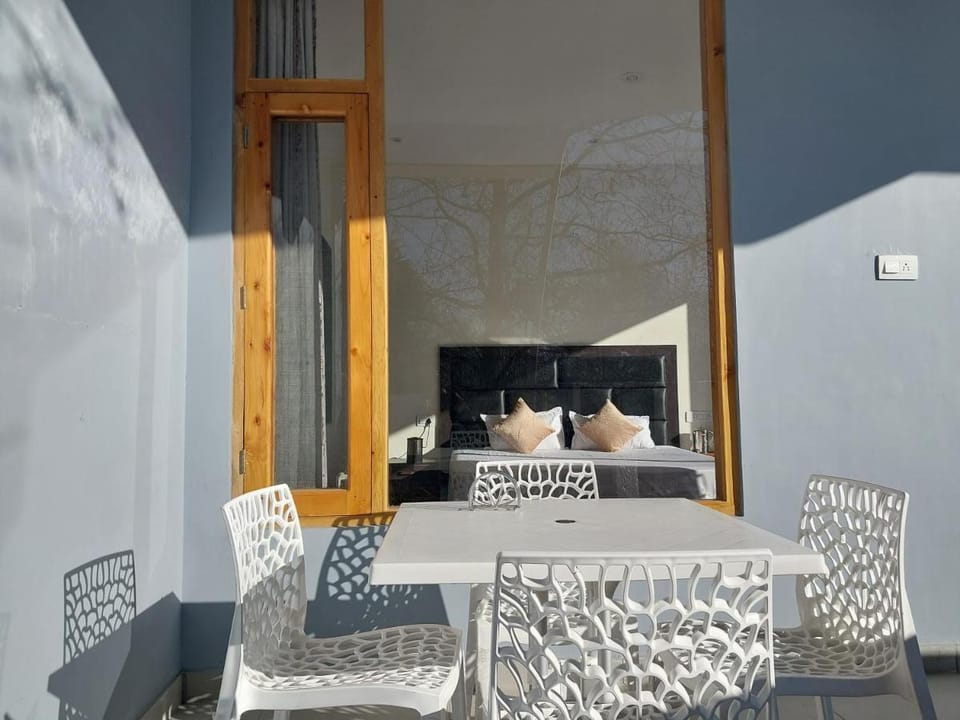 Nomad Bed & Breakfast Bed and Breakfast in Manali