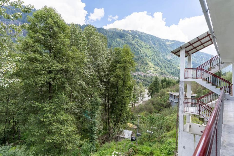 Whitehouse Hotel in Manali